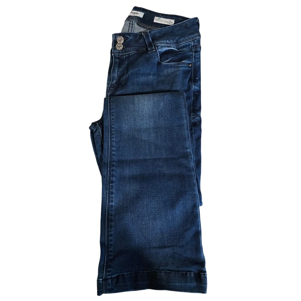 Kensie Curvy Kick Bootcut with Slight Distress Size 2 ❤️